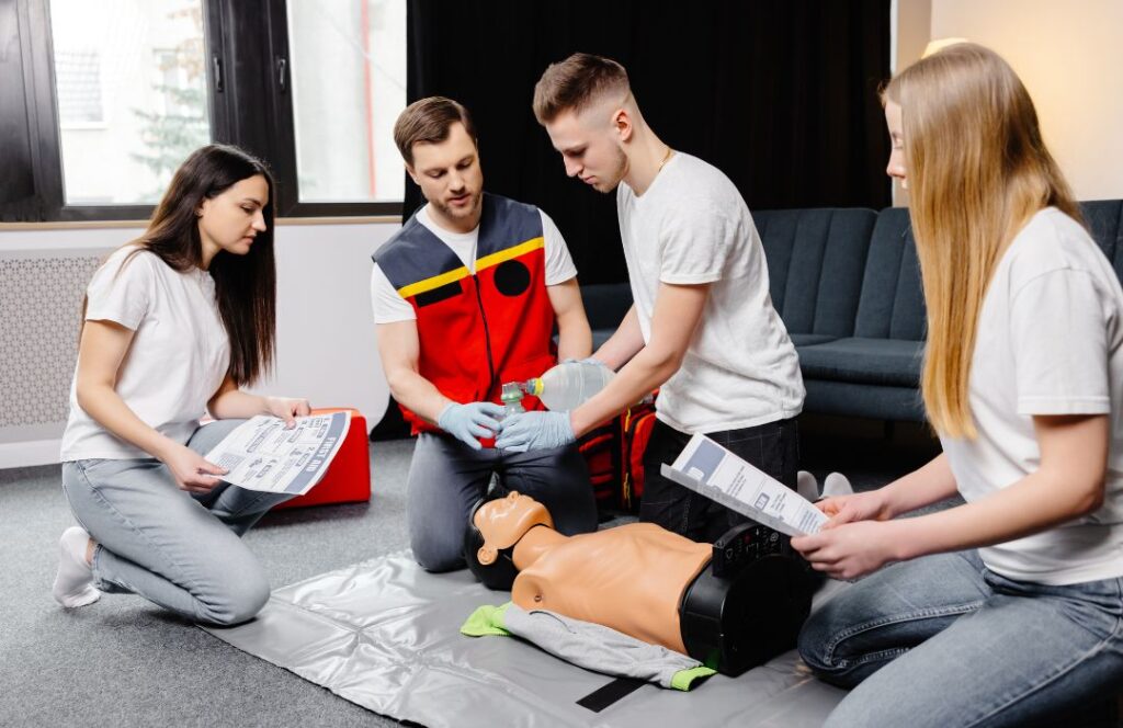 initier les jeunes au secourisme pour batir une societe plus securitaire Secourisme RCR Plus